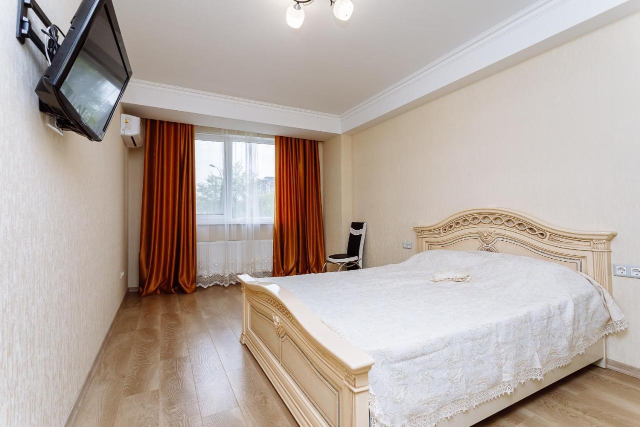 Apartament Confortabil In Centrul Orasului! Kisinyov Kültér fotó